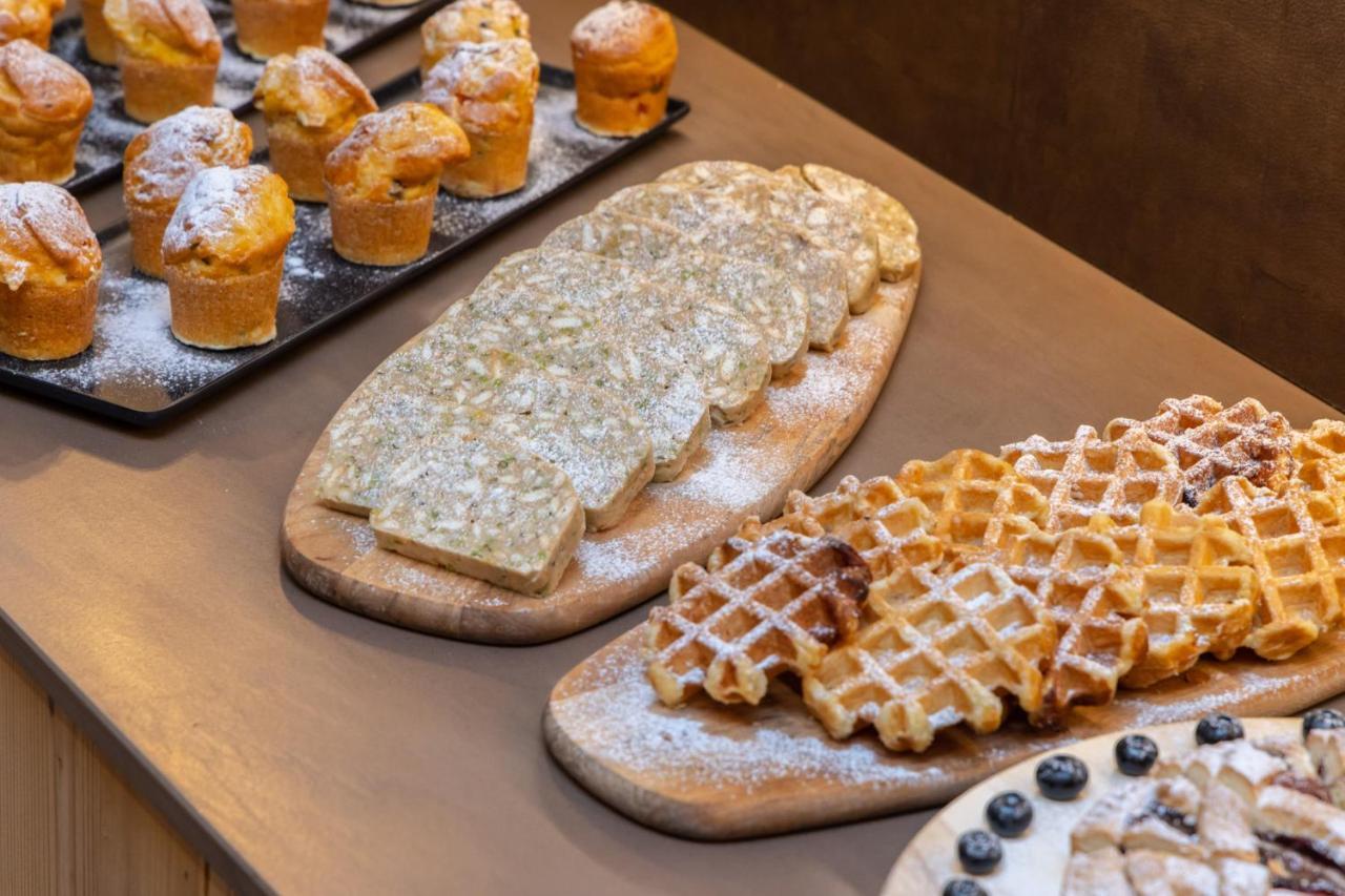 Hotel Pejo 페이오 폰티 외부 사진