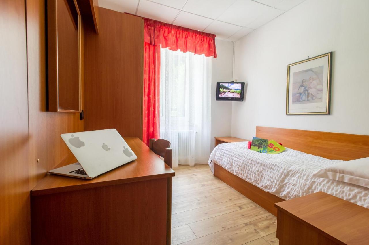 Hotel Pejo 페이오 폰티 외부 사진